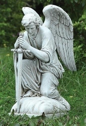 13.25h  Kneeling Male Angel